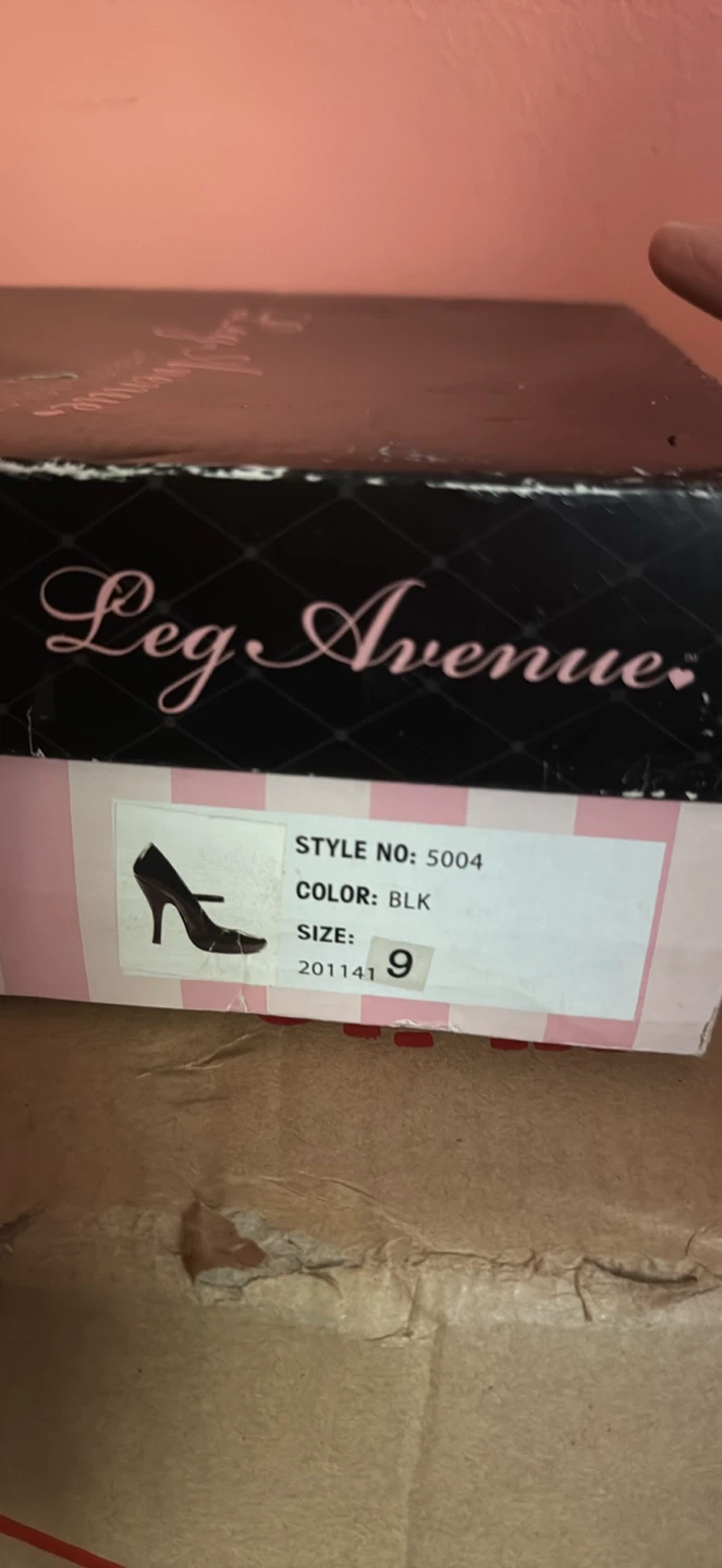 Leg Avenue Black Patent Heels Size 9