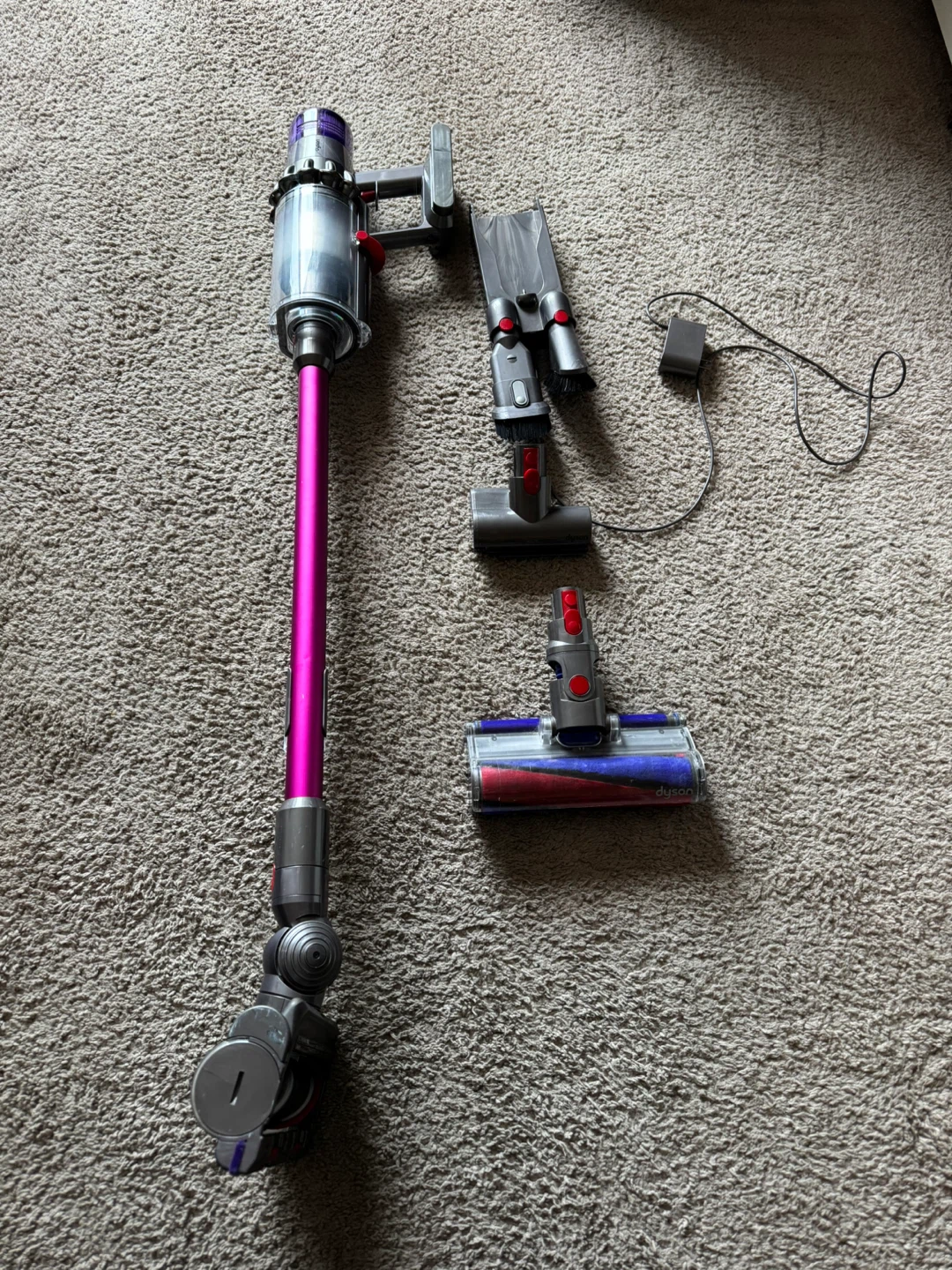 Dyson V11 vacuum - photo 2