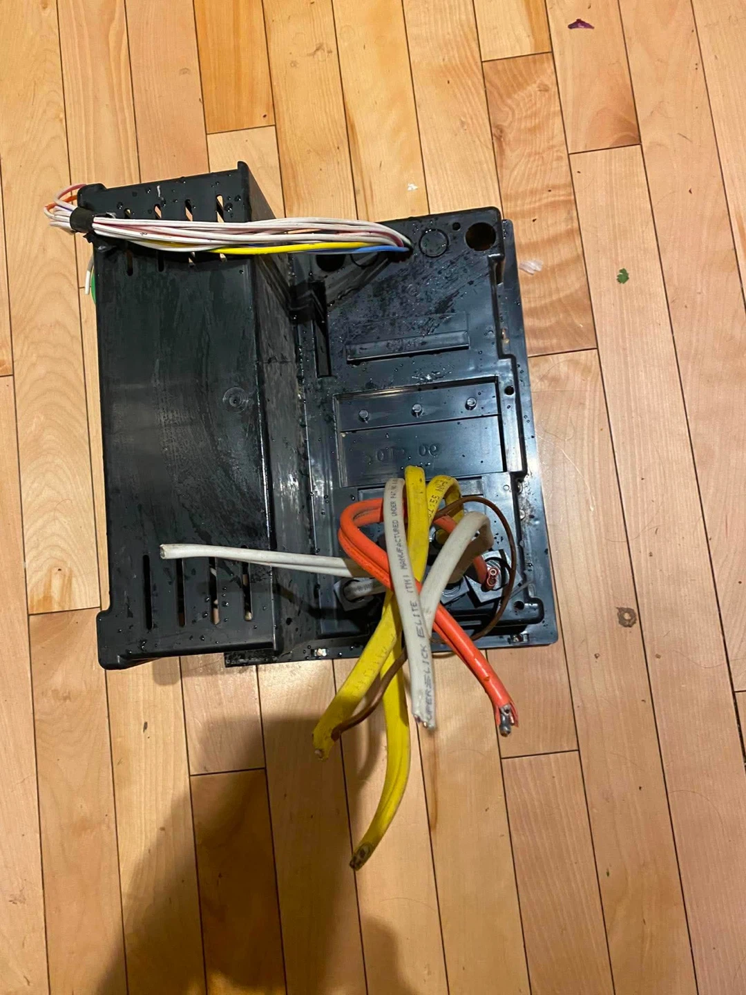 RV Power Converter Breaker Panel - photo 4