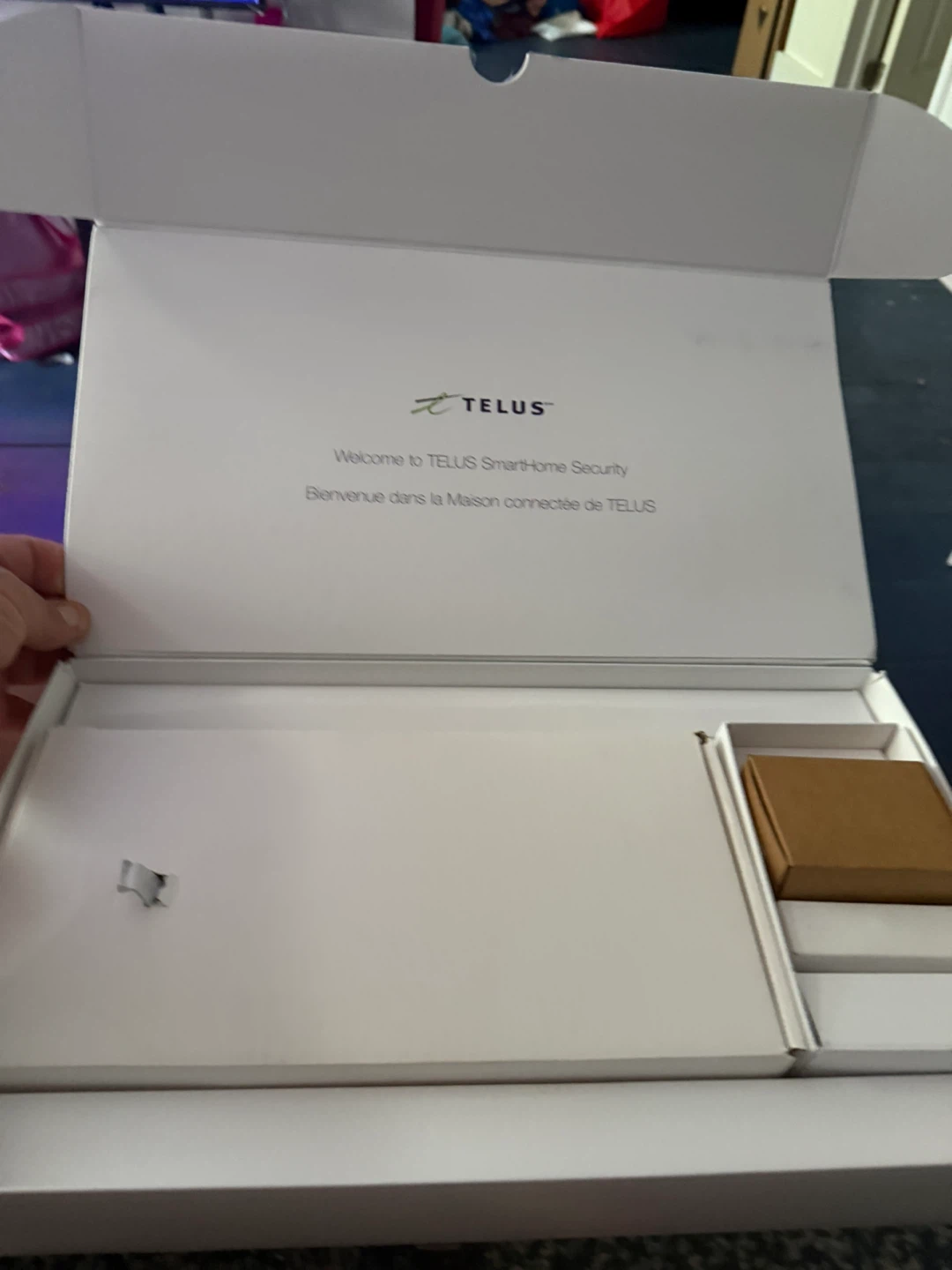TELUS Smart Home Security Self-Install Kit - photo 2