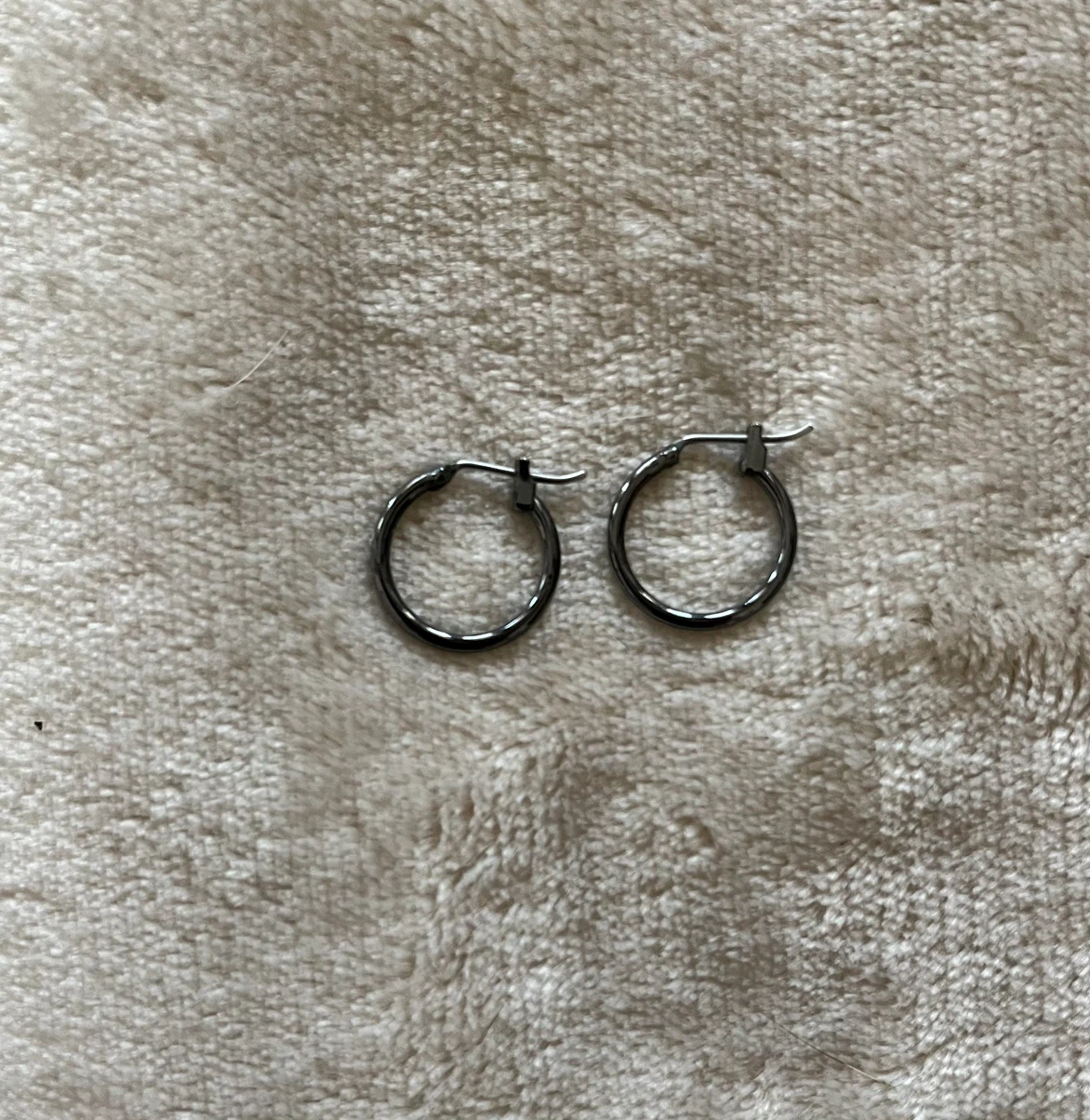 Small gunmetal hoop earrings