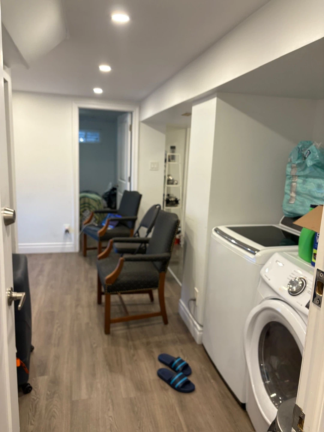 Basement apartment - 2 Rooms for rent - photo 4