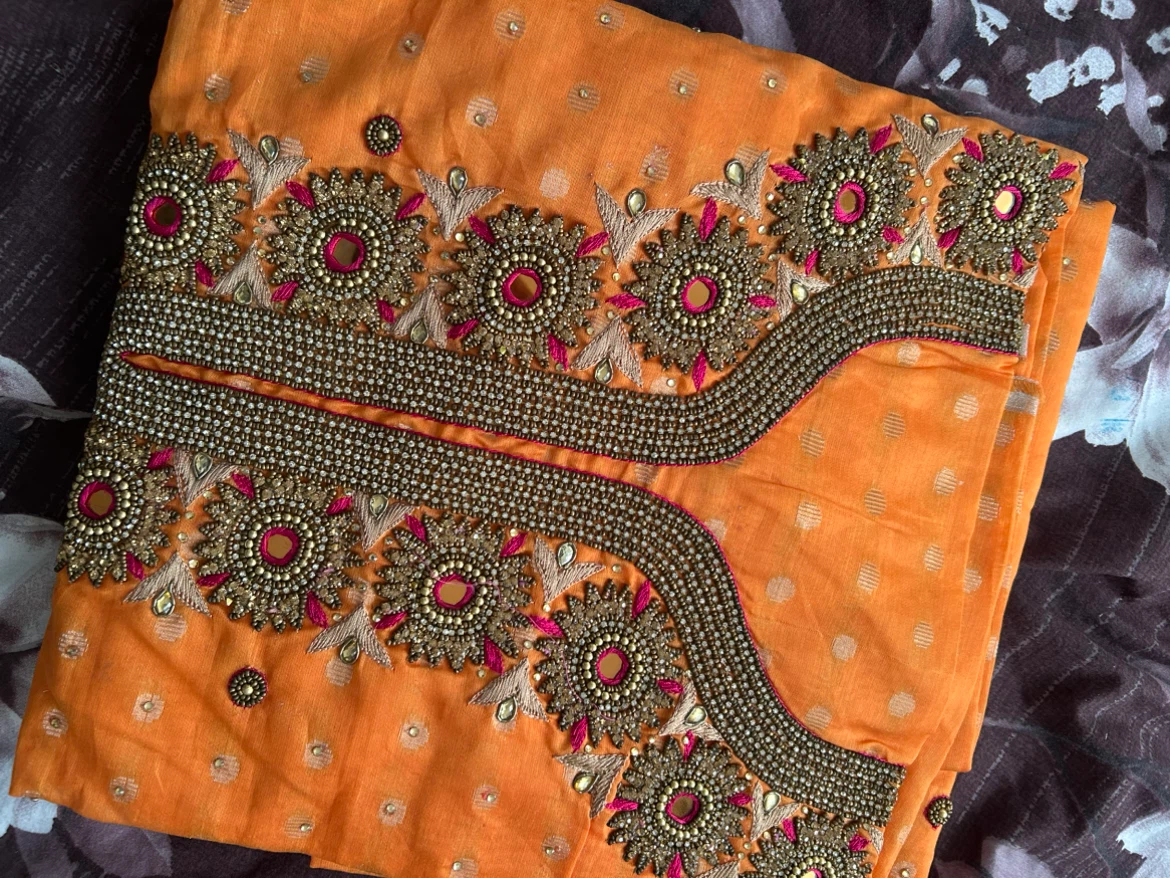 Orange Embroidered Kurti with Pink Dupatta - photo 2