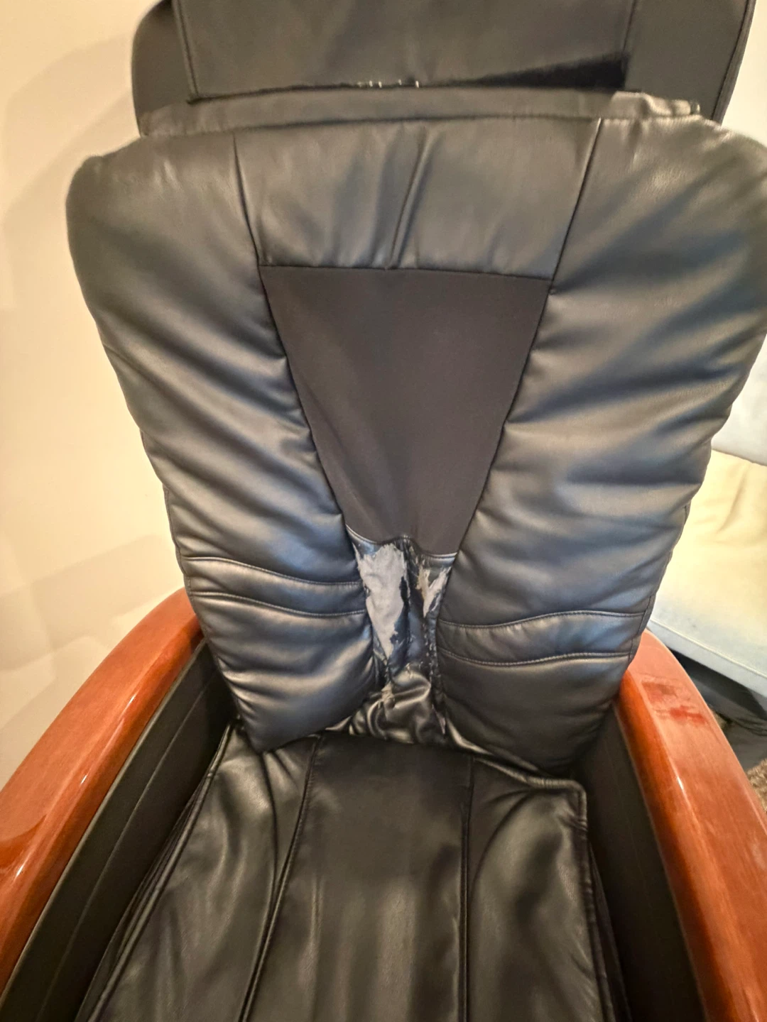 Full-body shiatsu massage chair - photo 4