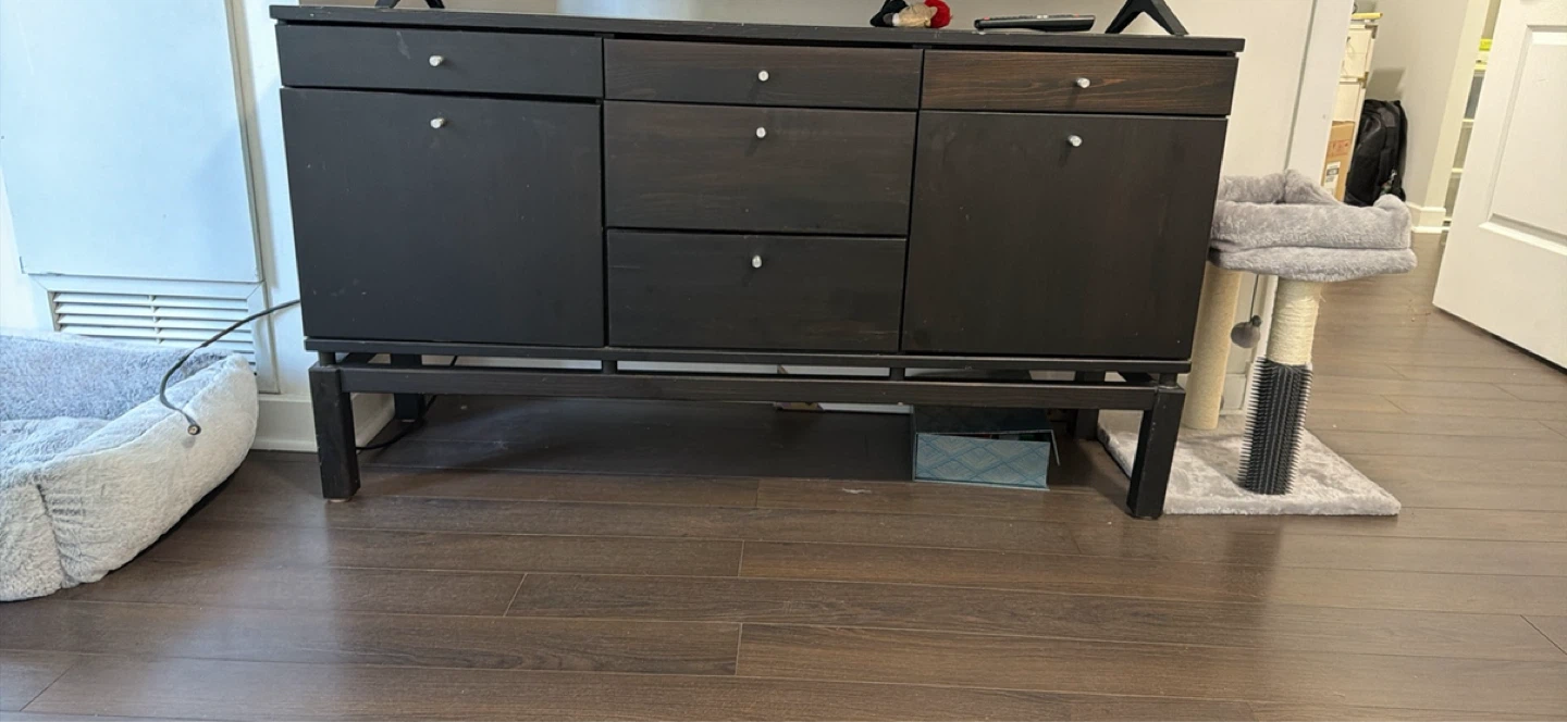 Couch, dresser, and glass dining table. Need to go today! - photo 2