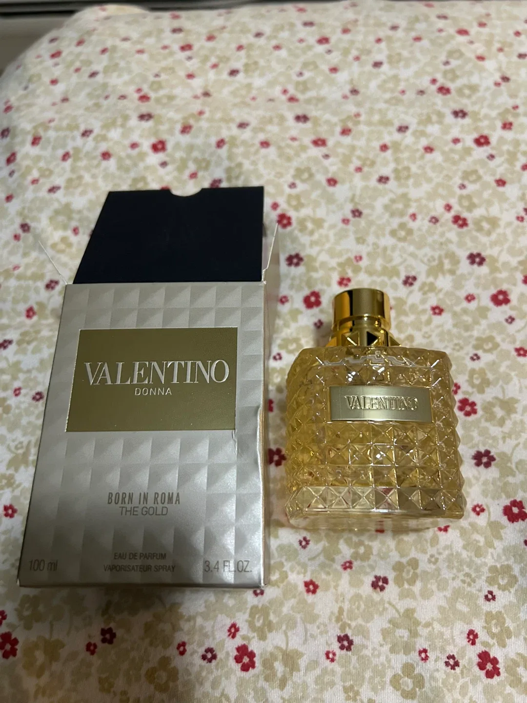 Valentino Donna Born In Roma The Gold
