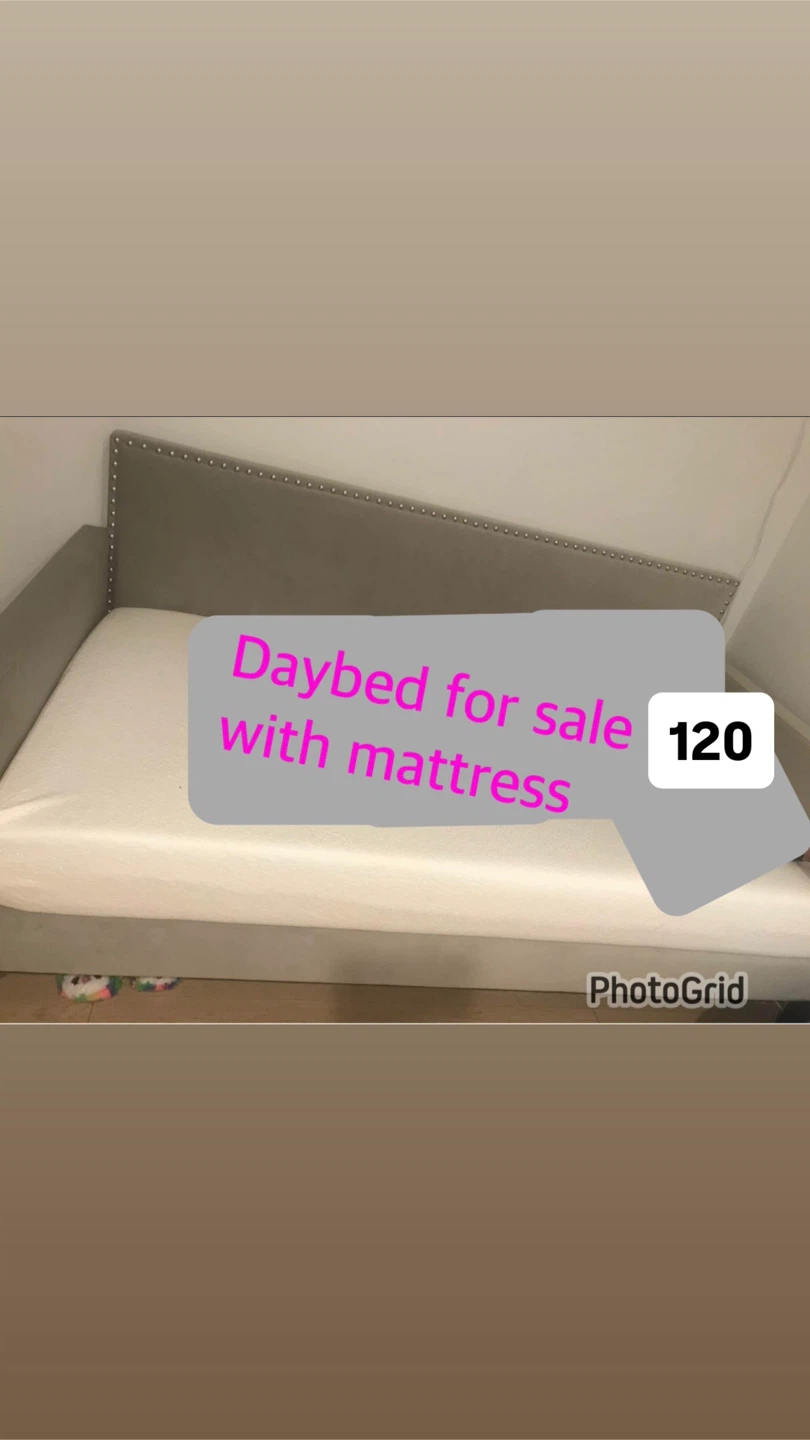 Daybed for sale with mattress