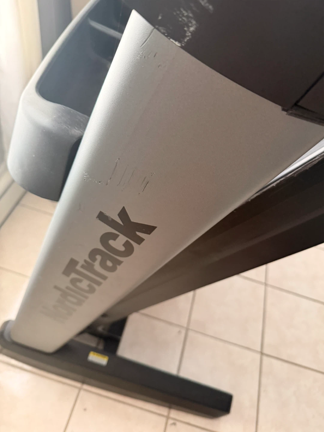 NordicTrack Elite 3750 Treadmill - photo 3