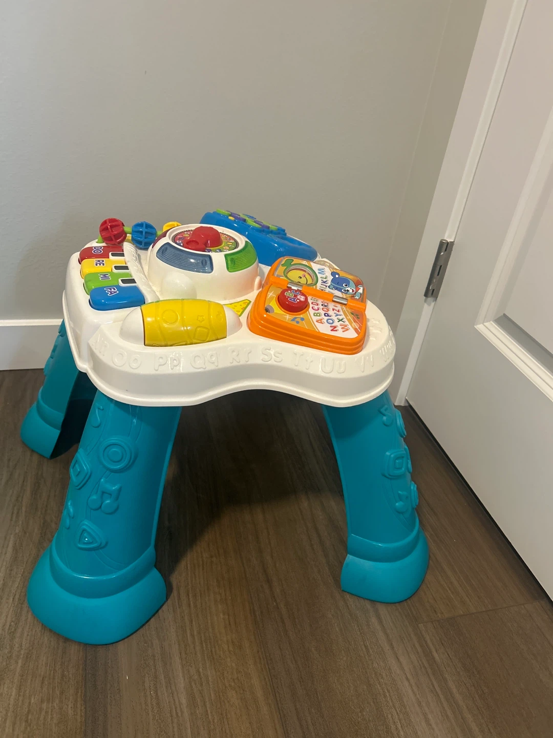 Fisher-Price Laugh & Learn Smart Stages Activity Table