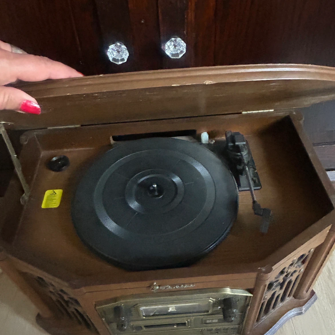 Vintage Wood Record Player with Radio and Cassette - photo 2
