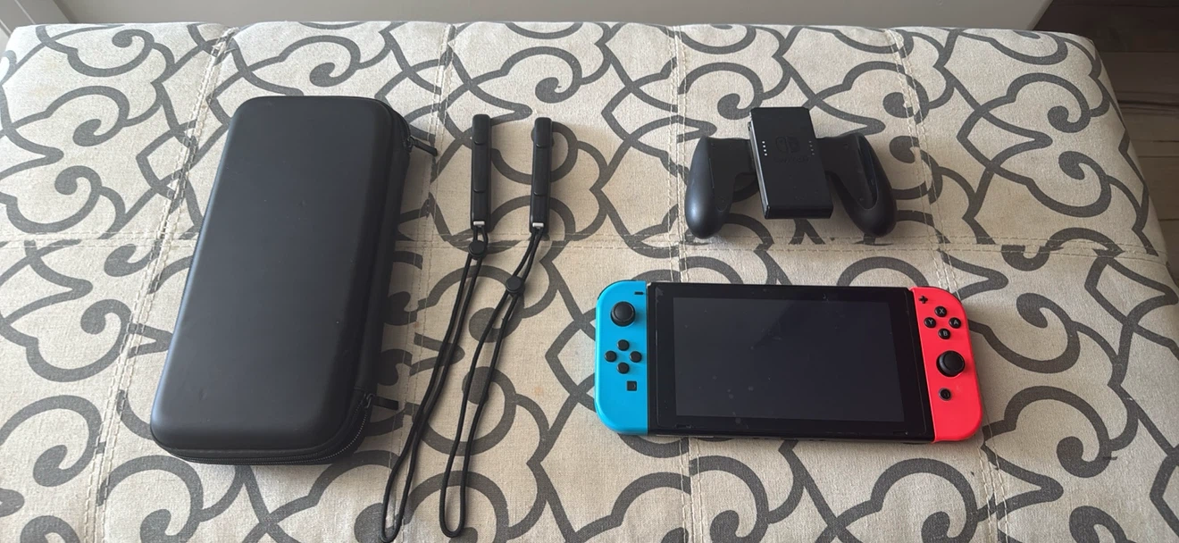 Nintendo Switch Mario Kart 8 Deluxe Bundle - photo 2