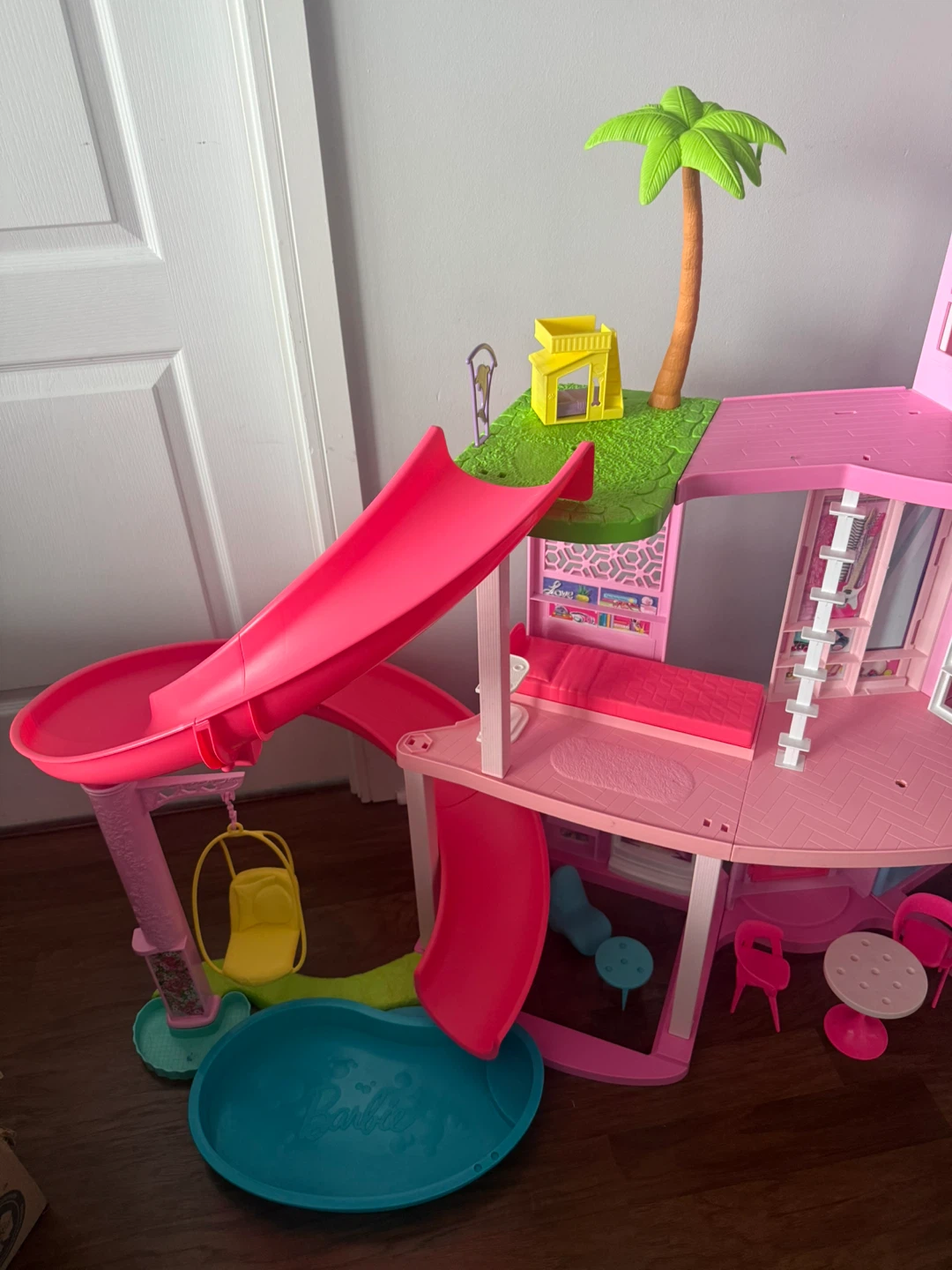 Barbie Dreamhouse Playset with some Accessories - photo 3