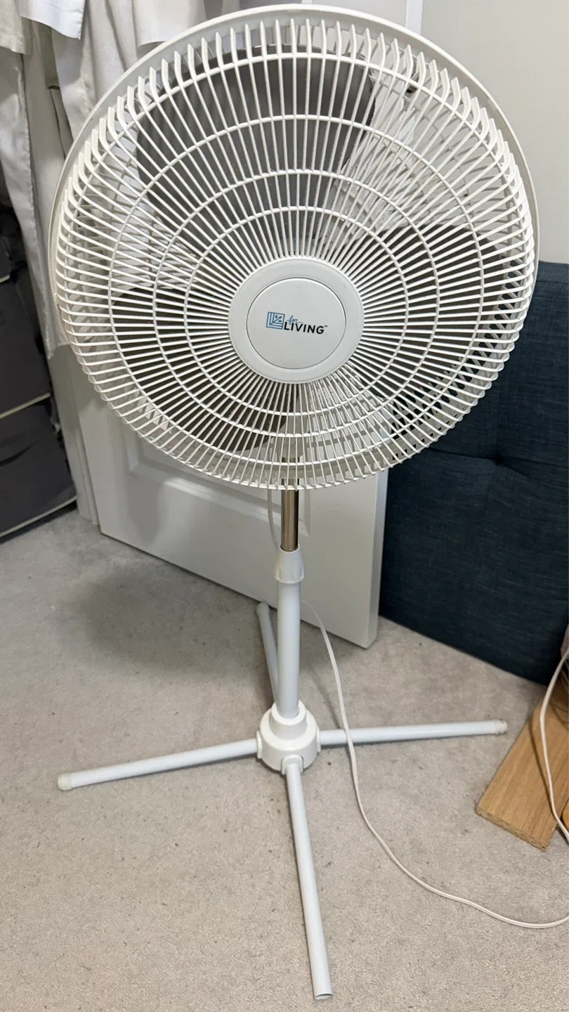 LIVING 16 inch Pedestal Fan