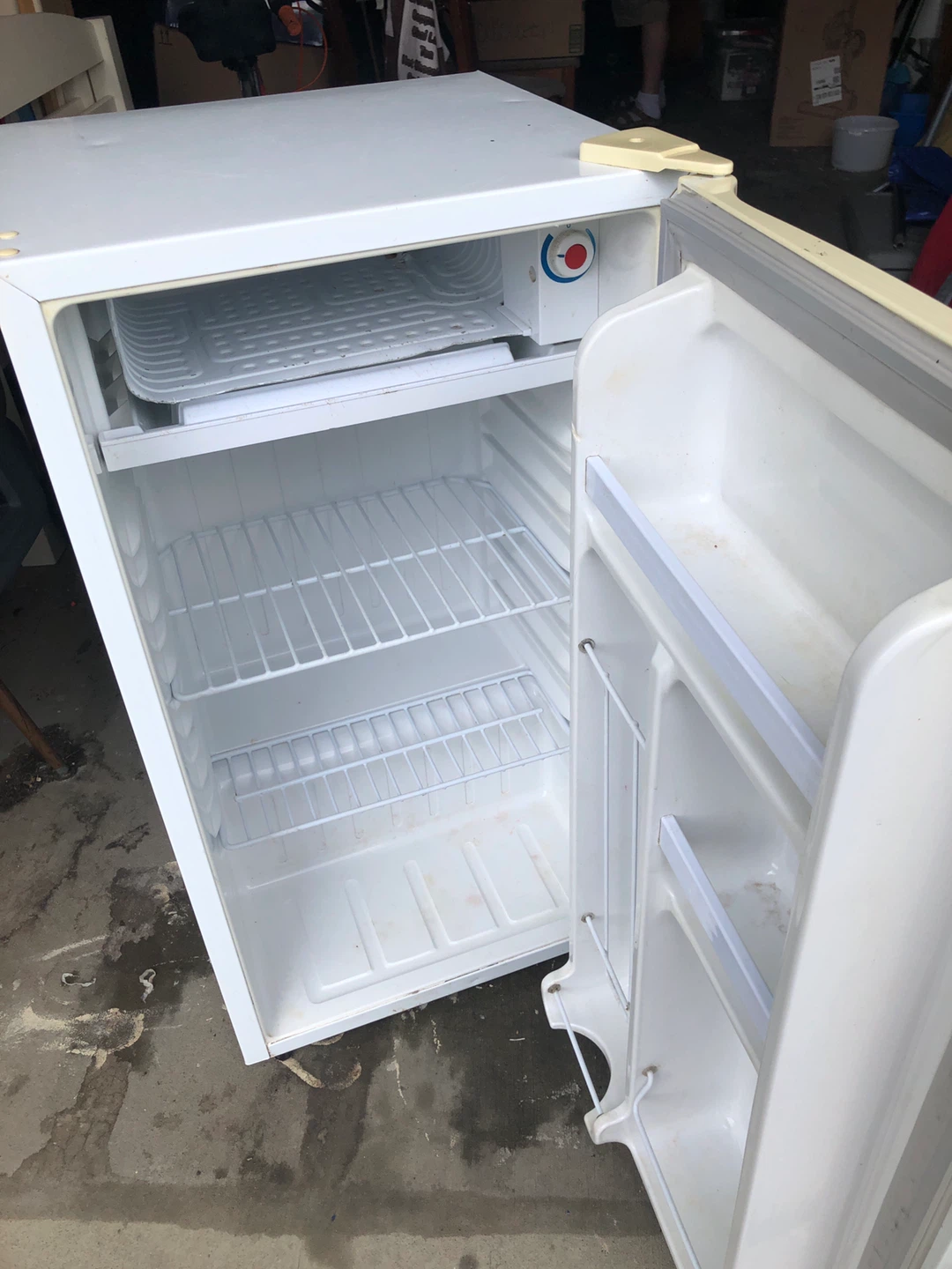 Fridge 32 inches long 18 inches wide - photo 2