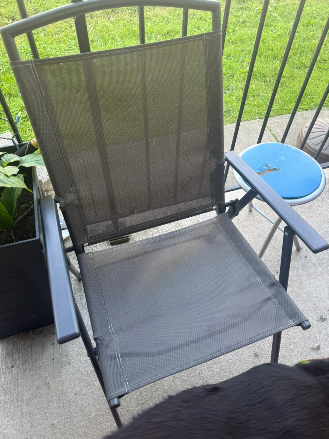 Patio Set: Umbrella, Table, and Chairs - photo 3