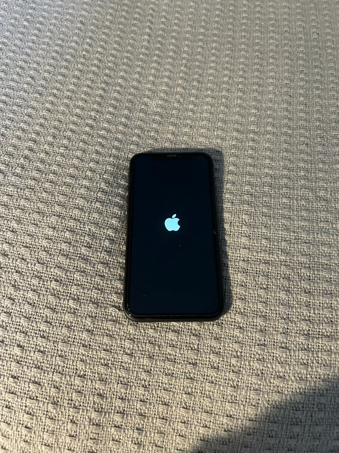 Apple iPhone 11 - Black for parts only - photo 3