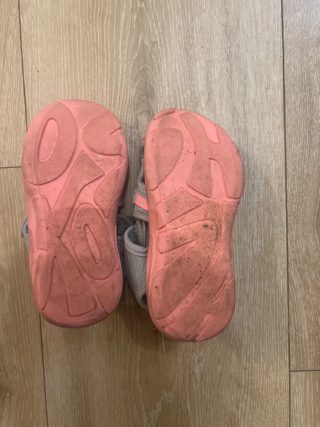 OshKosh B'gosh Kids Sandals Size 9M - photo 3