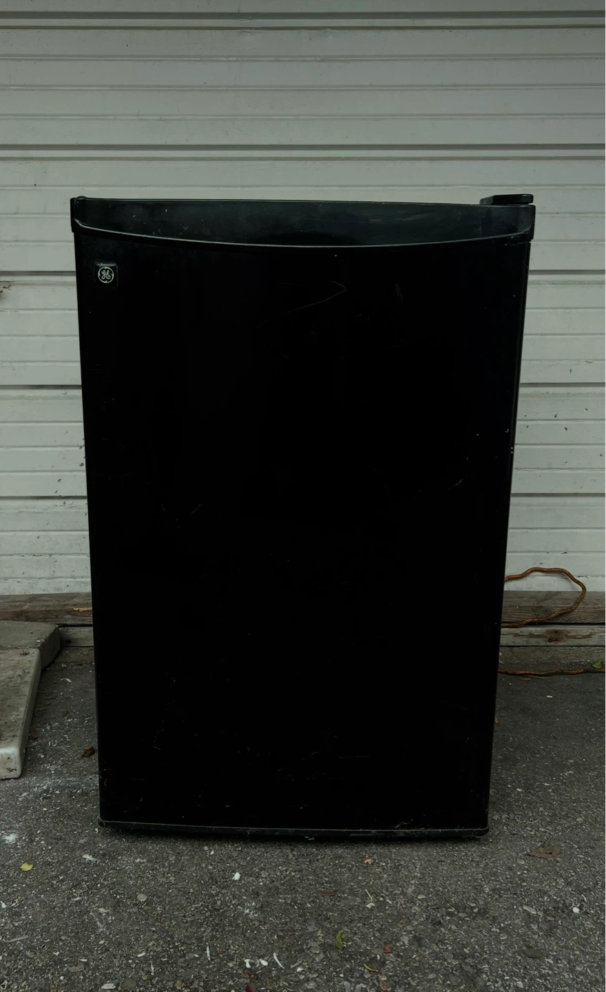 GE Black Mini Fridge FOR SALE - photo 2