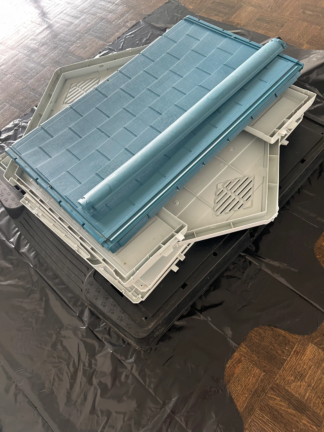 Plastic Dog House - Blue Roof - photo 4
