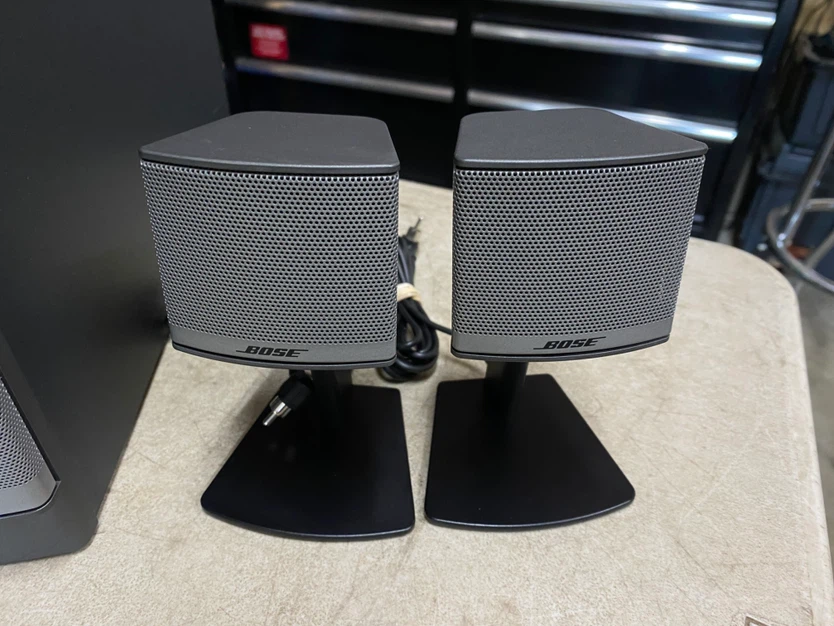 Bose Companion 3 Series II crystal clear sound Mint condition - photo 2