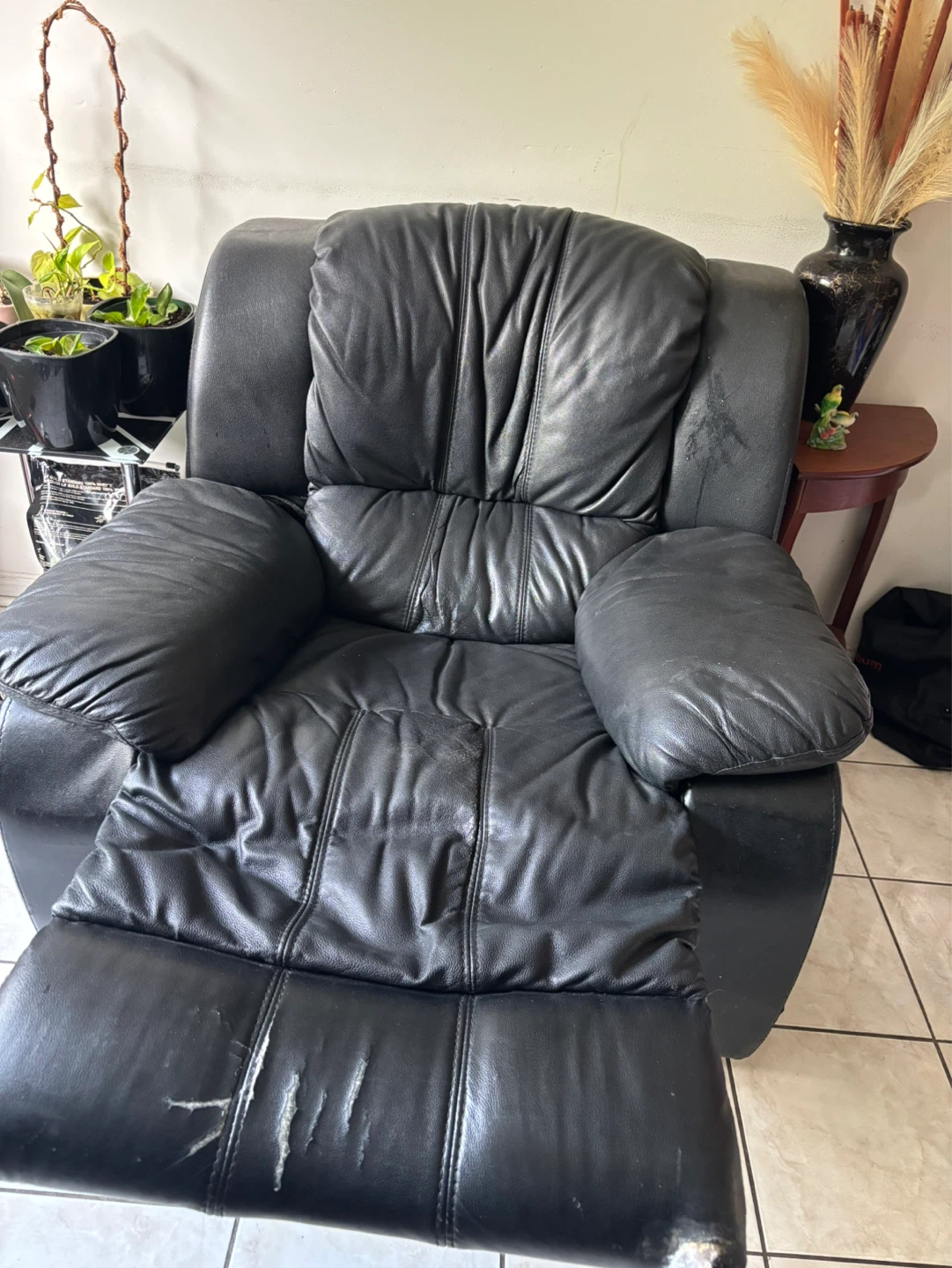 Black Leather Recliner Chair - photo 2