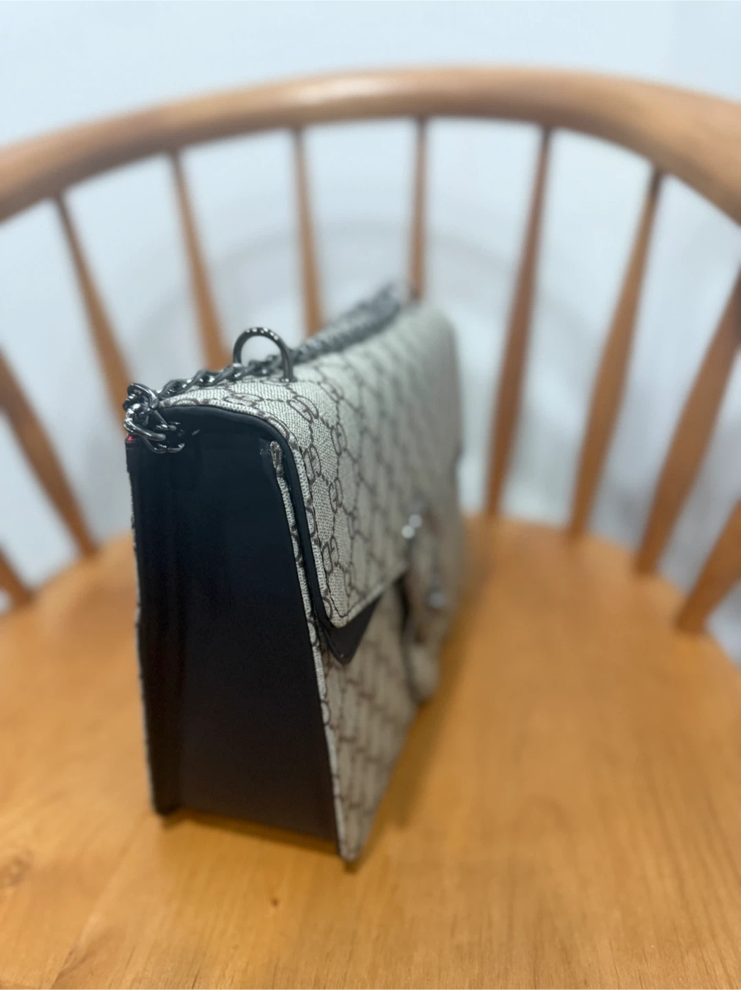 Elegant monogram chain handbag | Beige & black | - photo 2