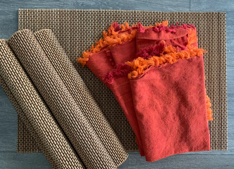 Bamboo Placemats & Cotton Napkins (Set of 4 )