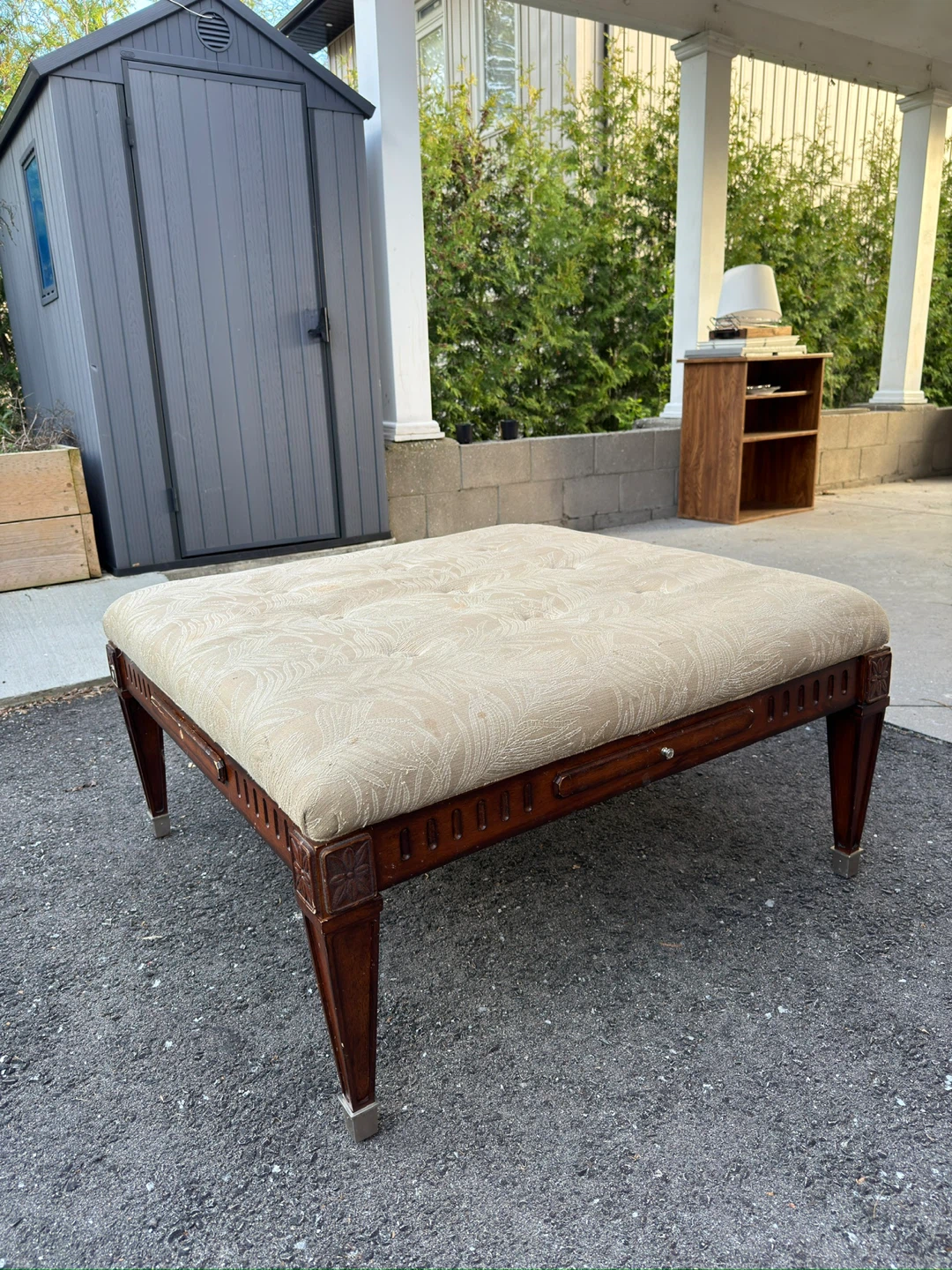 Vintage-style solid wood coffee table / social game table