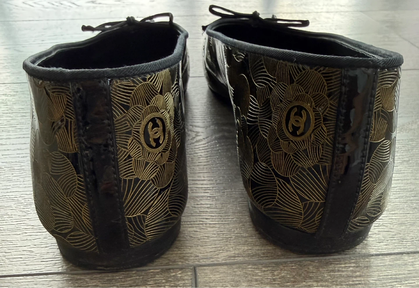 Authentic CHANEL Black & Gold Ballet Flats - photo 3