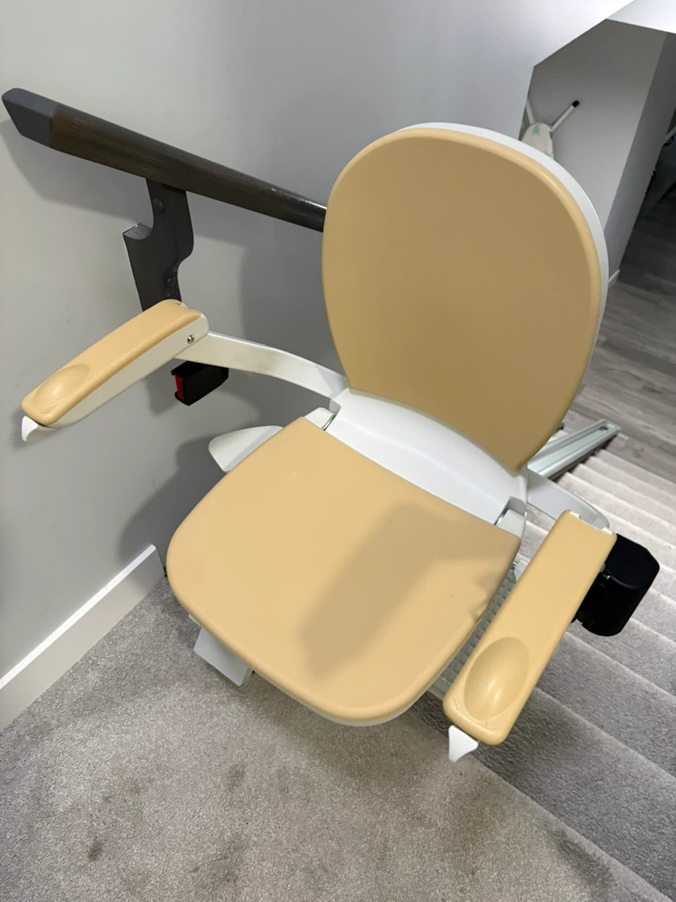 Cream and Tan Stair Lift Chair - photo 2