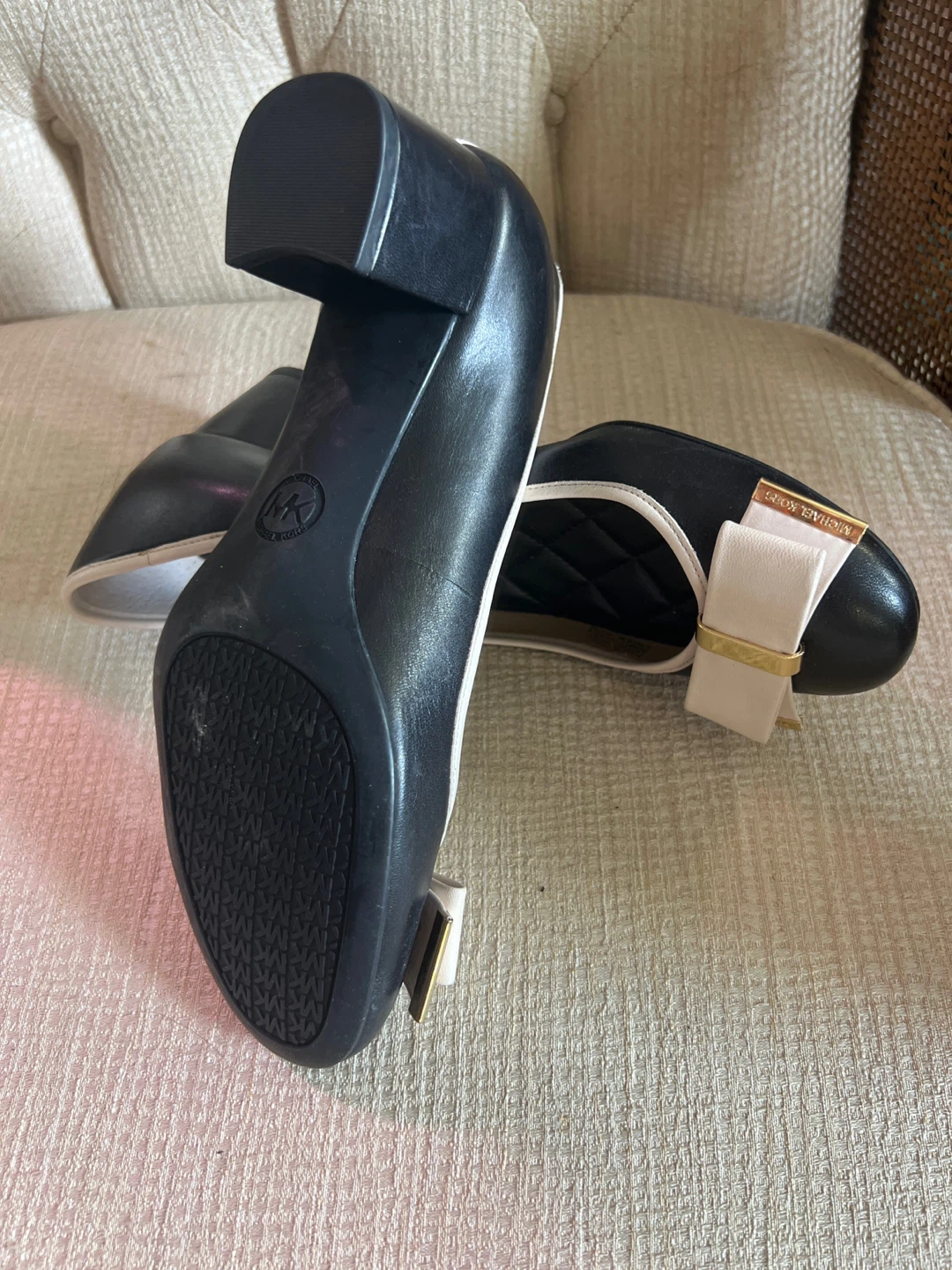 Michael Kors Black Leather Bow Heels - photo 2
