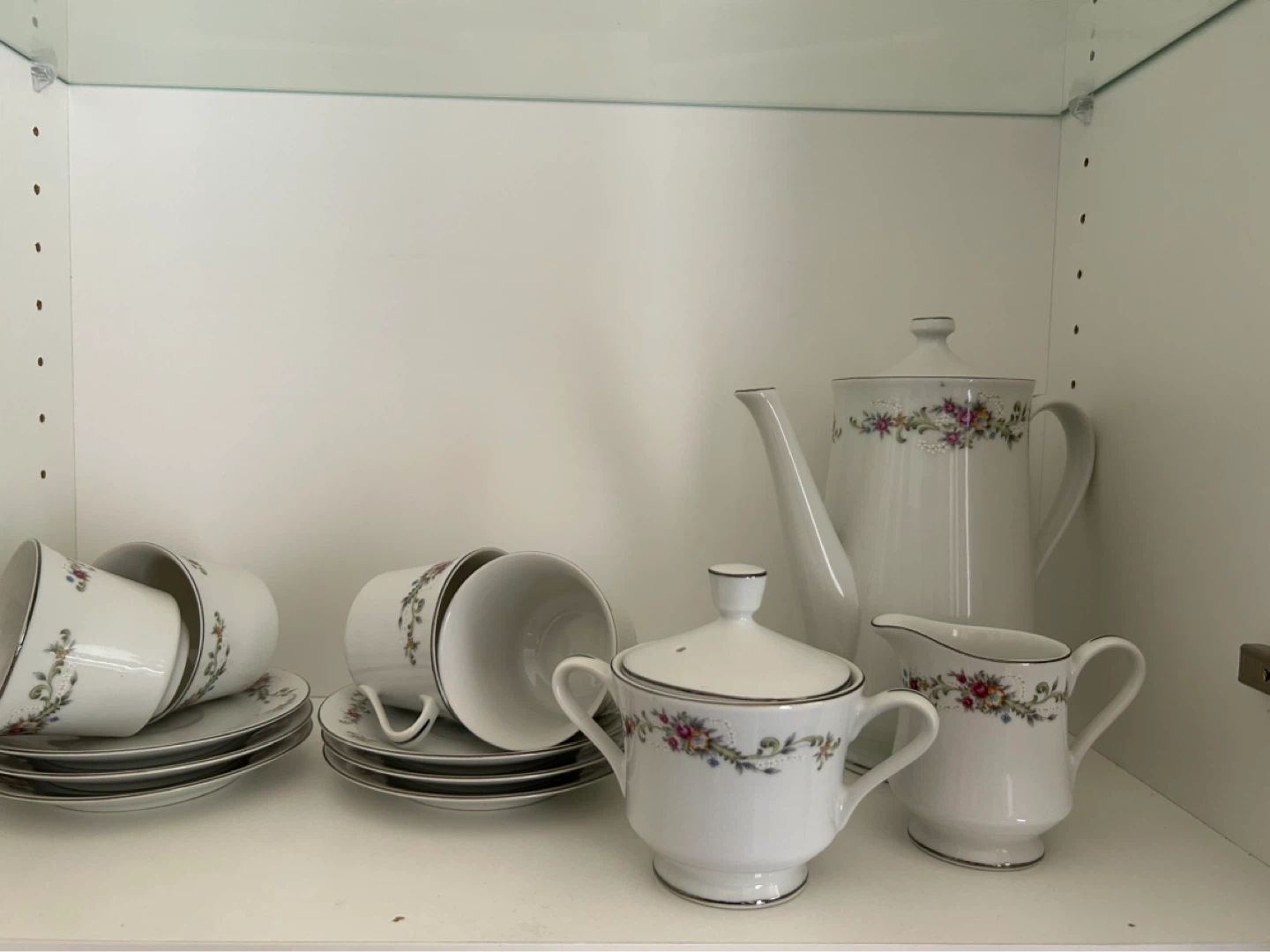 Royal Sealy Garland Fine China Tea Set