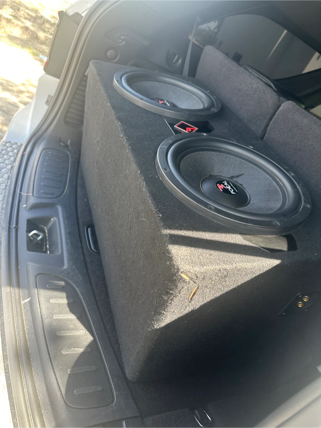 Focal Dual Subwoofer Enclosure - photo 3