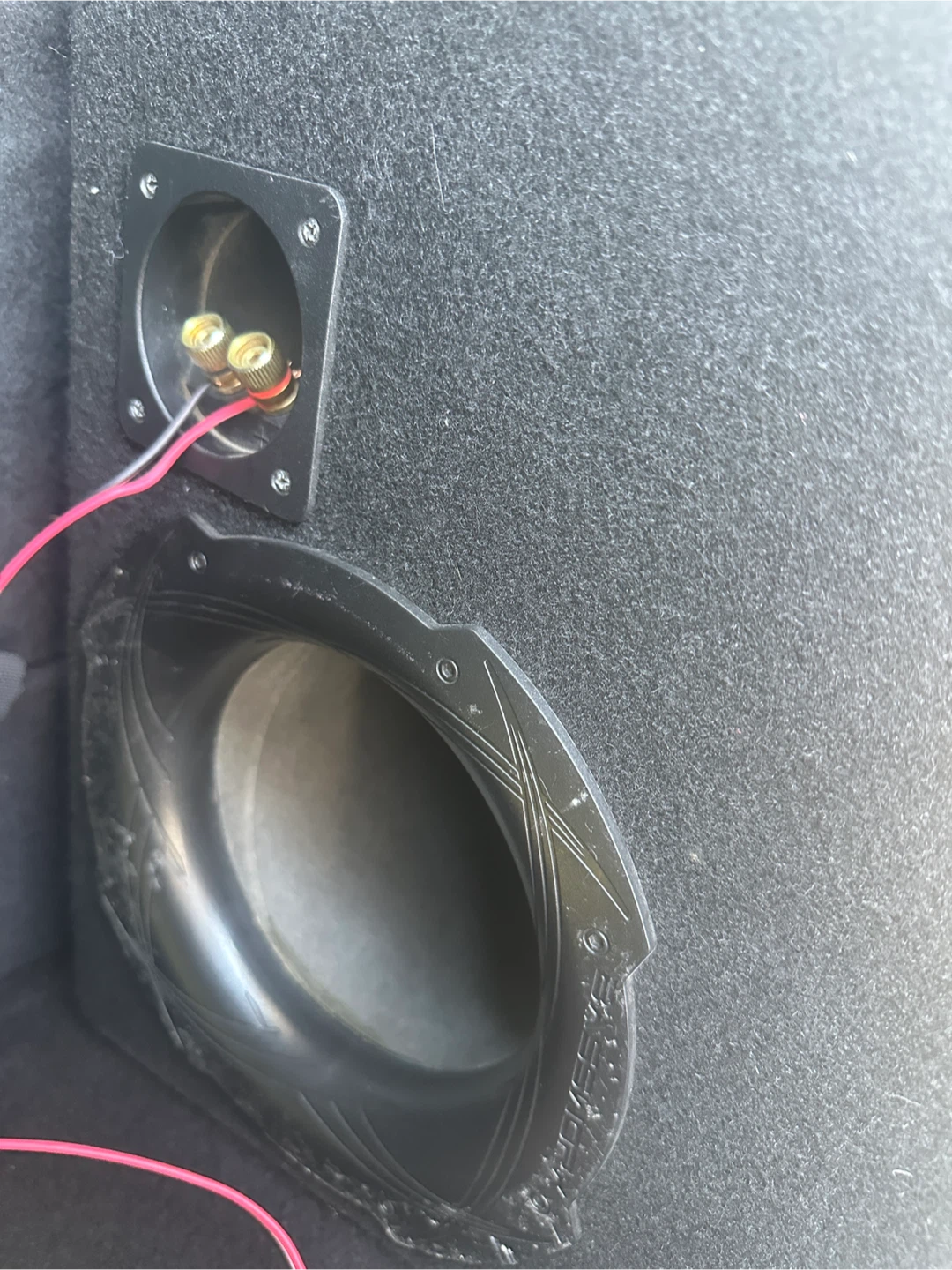 Focal Dual Subwoofer Enclosure - photo 4