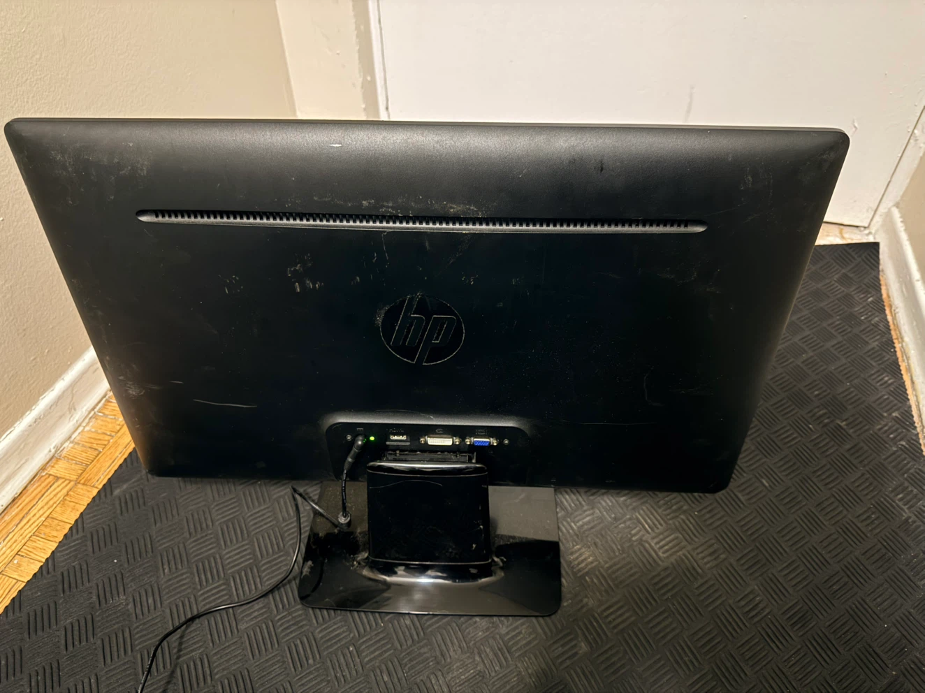 HP 2311x Monitor - photo 2