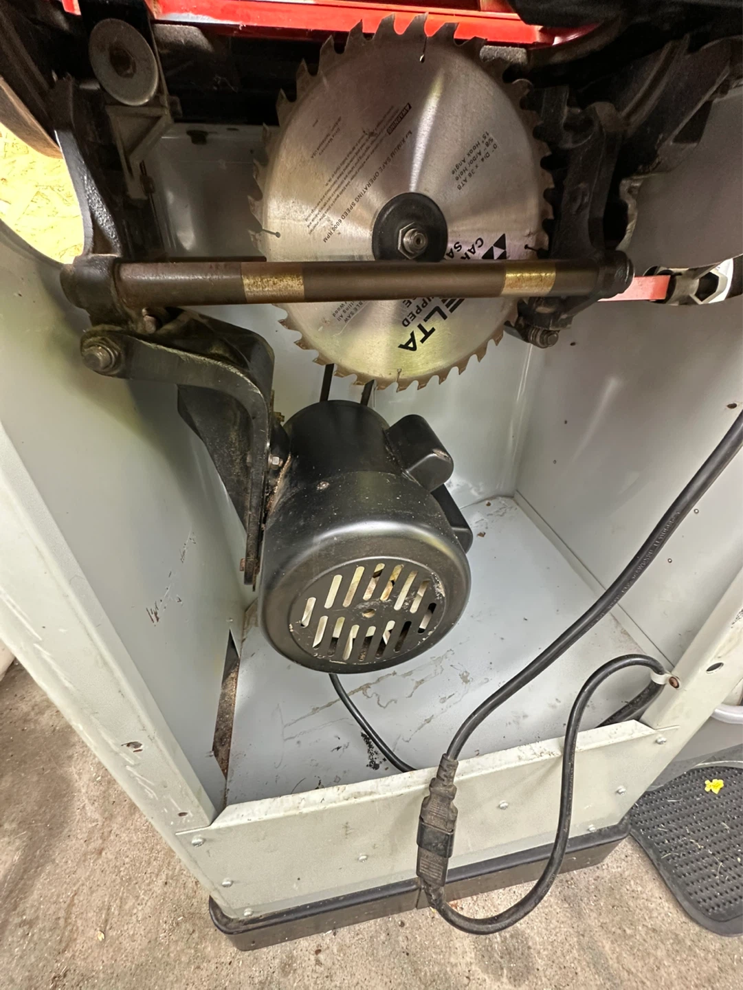 Delta Industrial Table Saw - photo 5