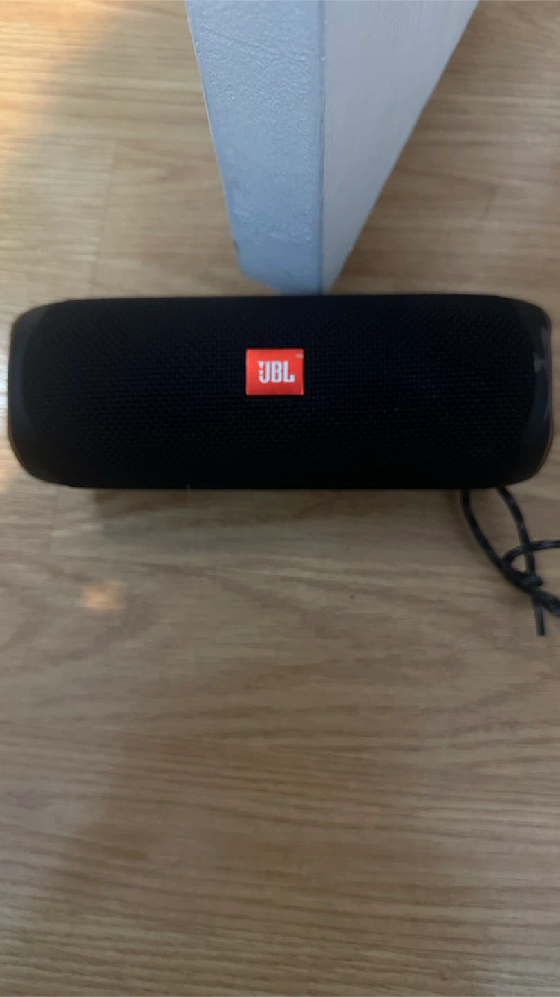 JBL Flip 5 Bluetooth Speaker