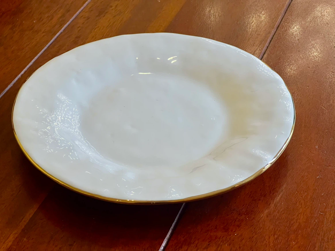 Vellum Dinnerware Set of Four - Made in Italy - New Condition - photo 3