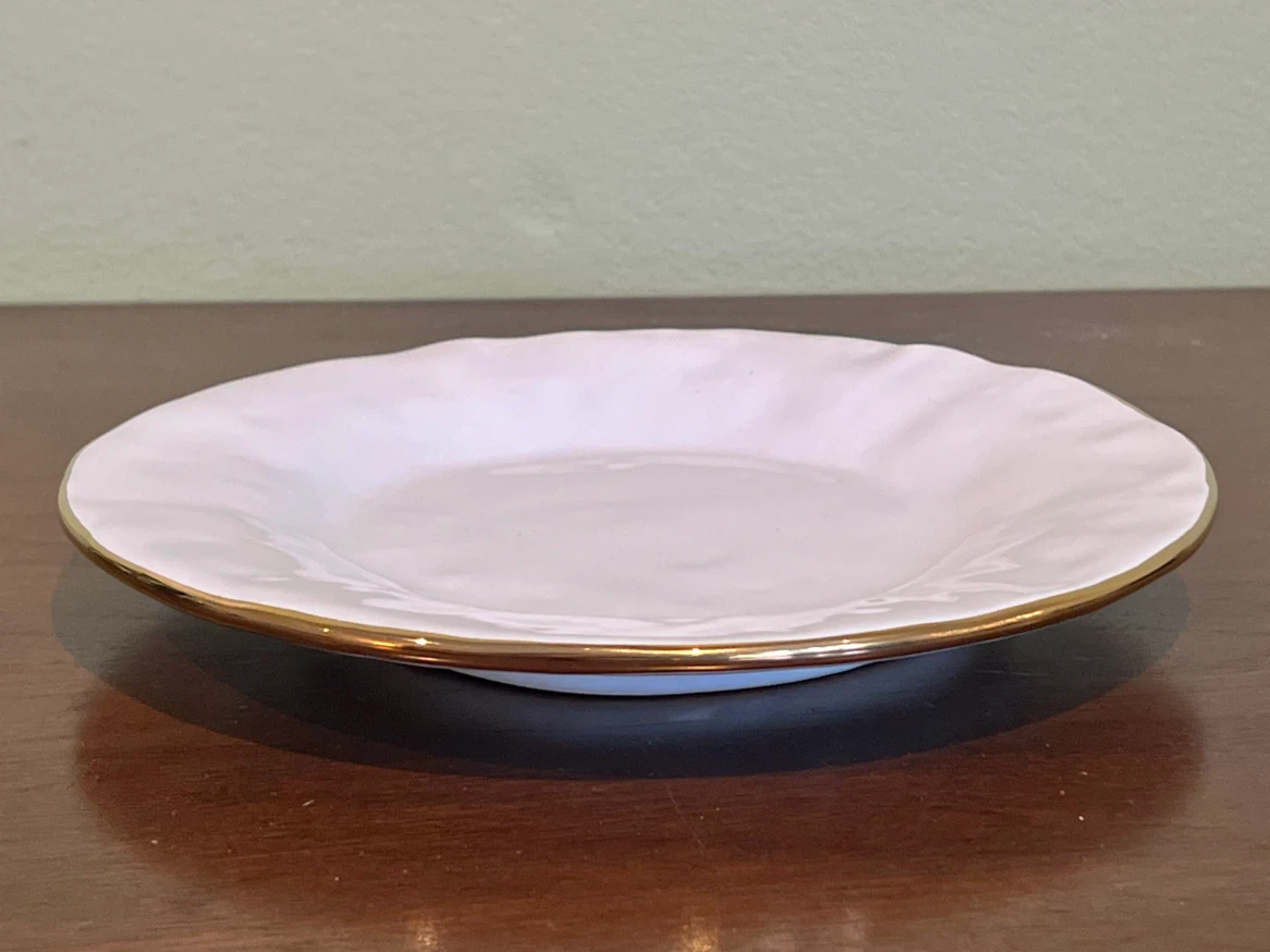 Vellum Dinnerware Set of Four - Made in Italy - New Condition - photo 4