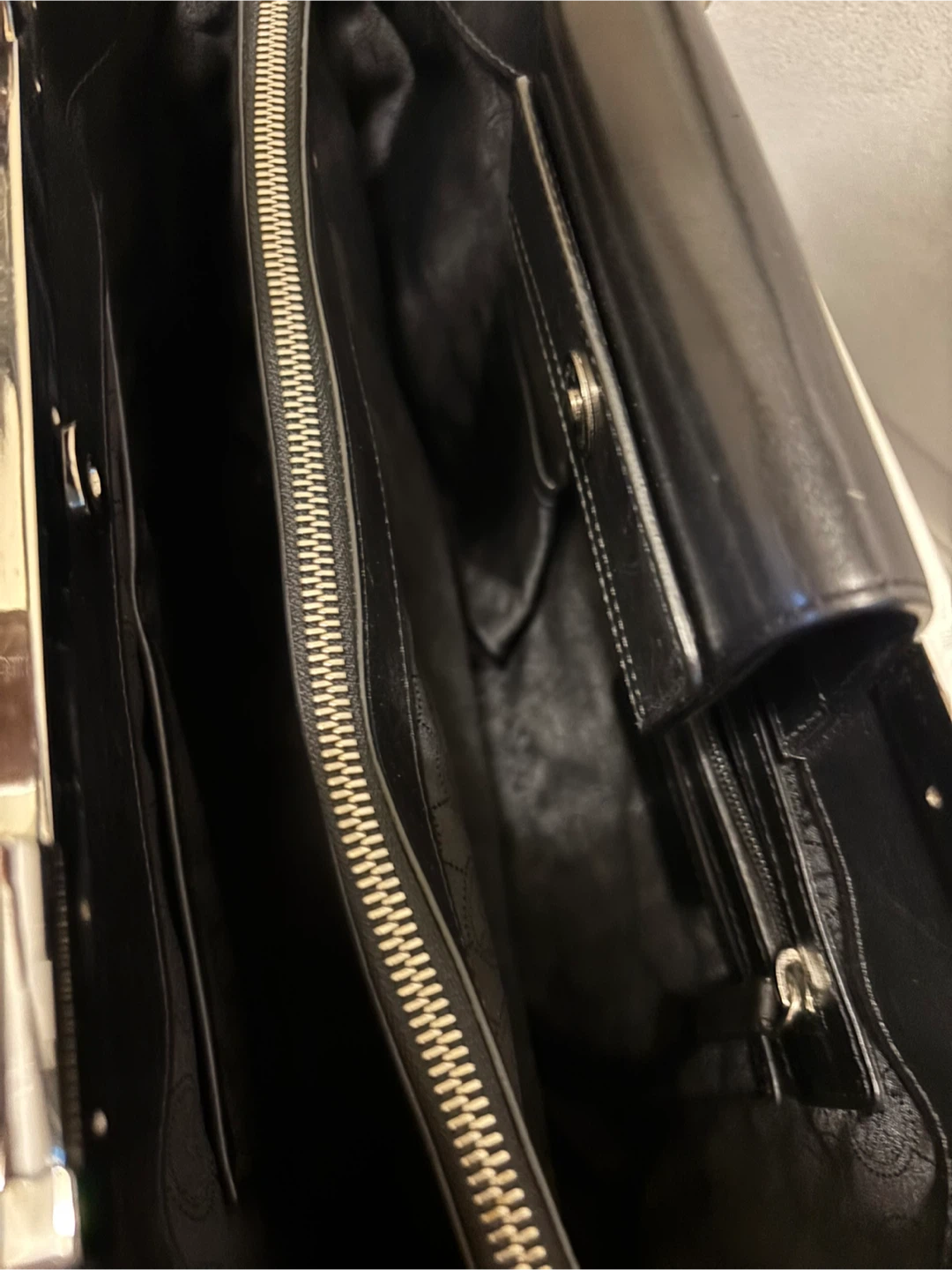 Michael Kors Black Leather Tote Bag - photo 3