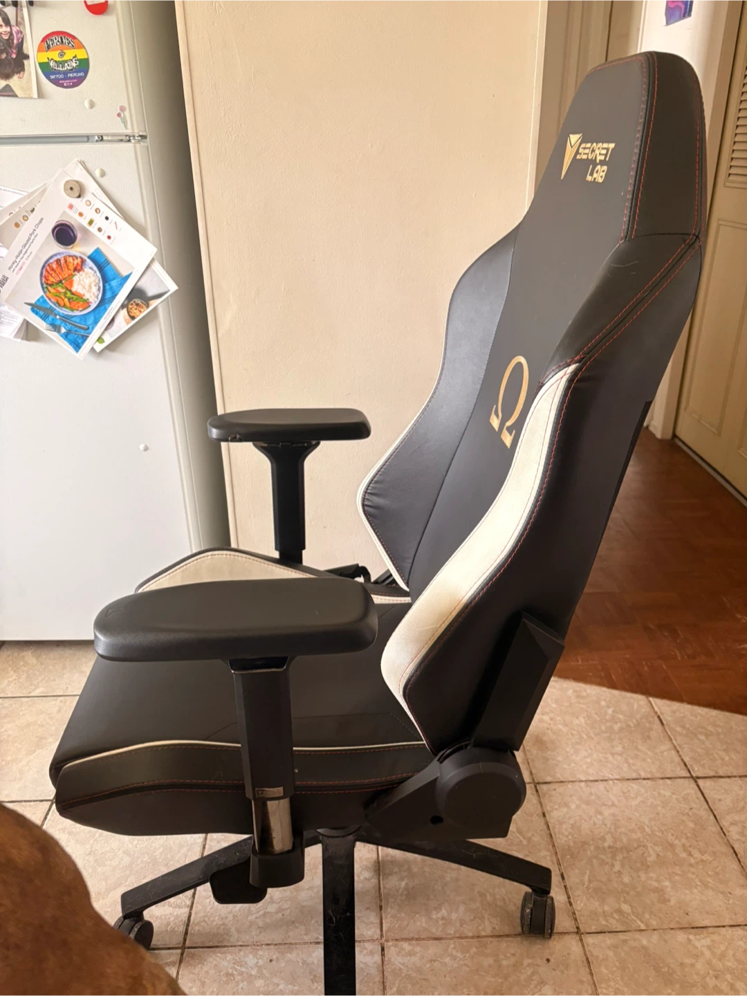 Secretlab Omega Gaming Chair - photo 2