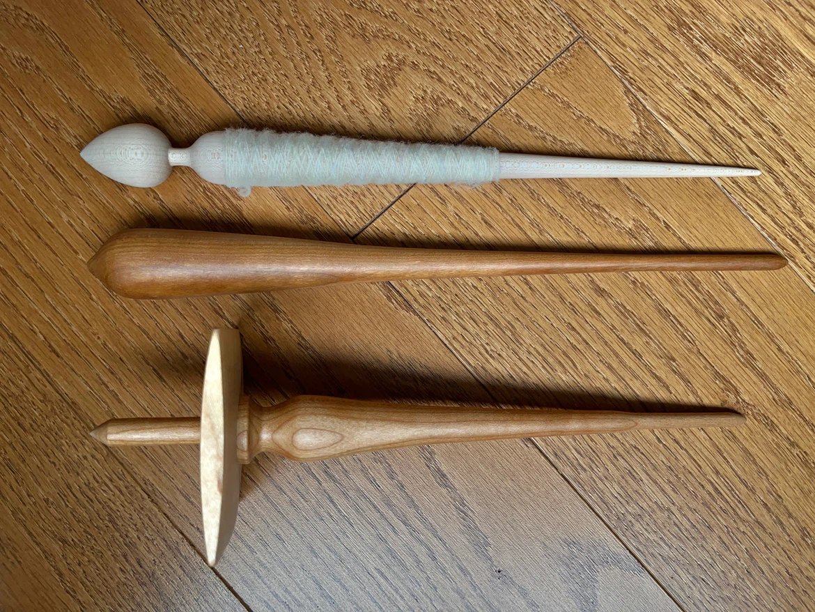 Support spindles for spinning wool - photo 2