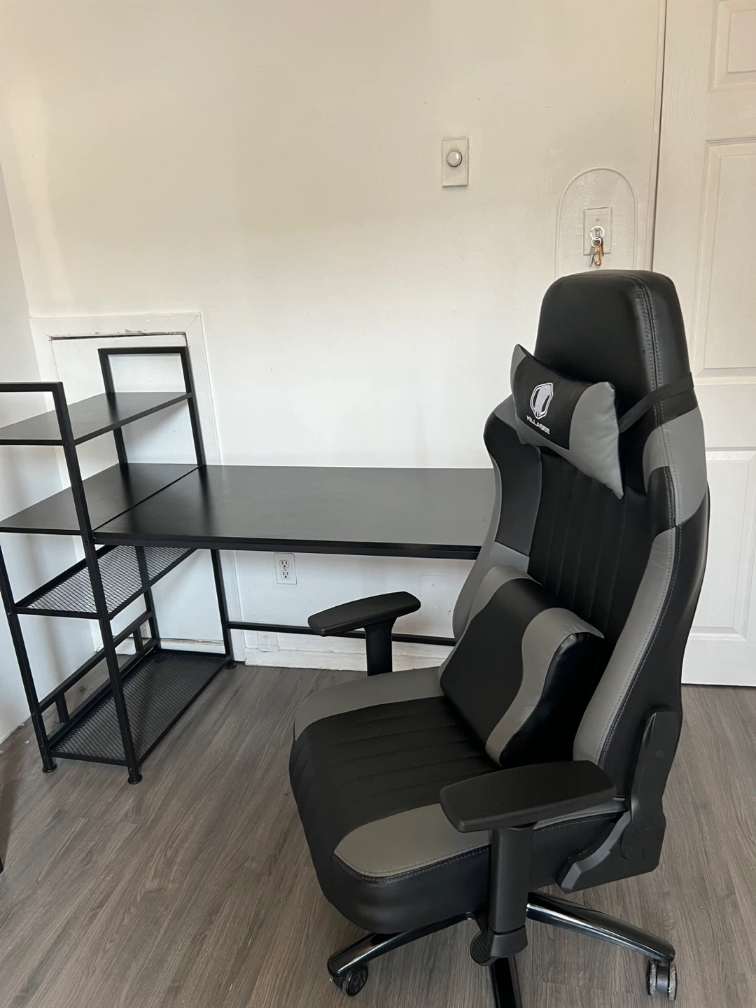 Gaming chair and office Desk - photo 2