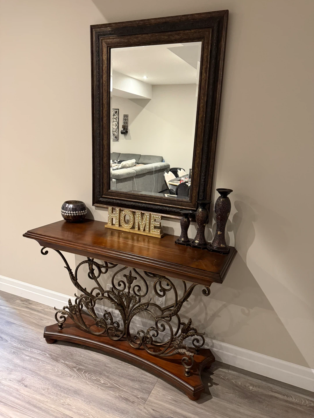 Beautiful console table in amazing condition. - photo 3
