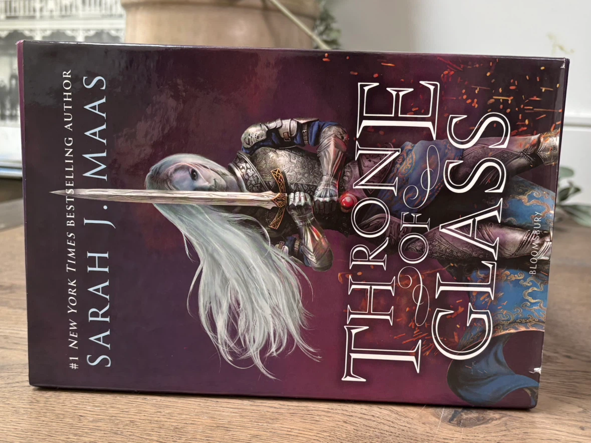 Sarah J. Maas Throne of Glass Boxed Set - photo 2