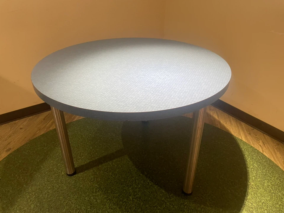 Round Table with Metal Legs