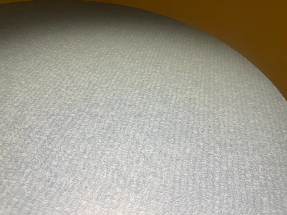 Round Table with Metal Legs - photo 3