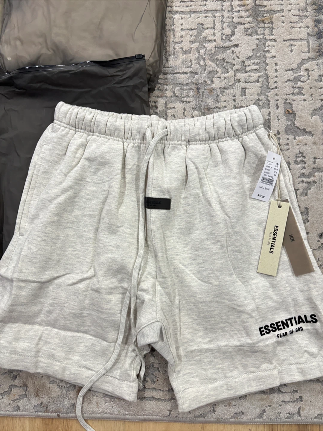 Essentials shorts medium - photo 2