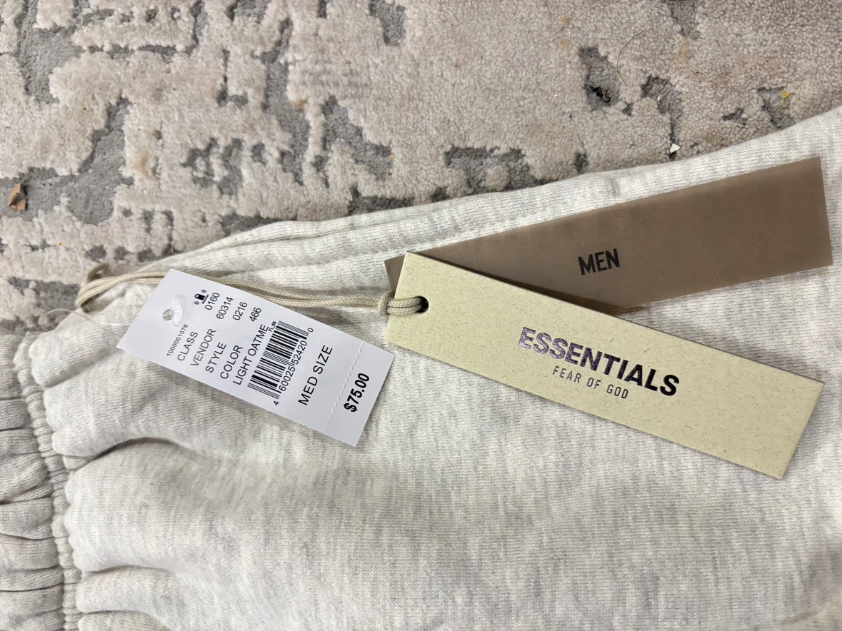 Essentials shorts medium - photo 3