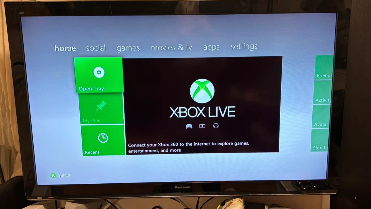 Xbox 360 vs C Console with Games and Accessories